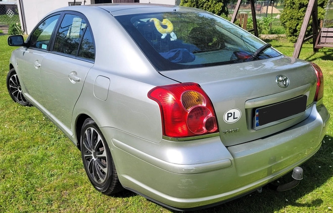 Toyota Avensis cena 8050 przebieg: 292000, rok produkcji 2003 z Warszawa małe 121